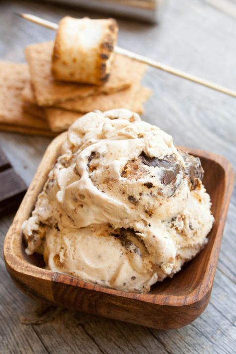 Ultimate S'mores Ice Cream-12 Graham Cracker Ice Cream, Smores Ice Cream, Ice Cream Recipes Machine, Ice Cream Smoothie, Ice Cream Maker Recipes, Easy Ice Cream, Lost 100 Pounds, Homemade Ice Cream Recipes, Ice Cream Cup