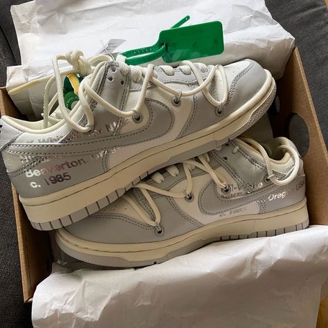 Offwhite Dunks Outfit, Offwhite Dunks, Sneaker Aesthetic, Off White Dunks, Nike X Off White, Sneakers Aesthetic, Aesthetic Sneakers, Off White Sneakers, Off White Nike