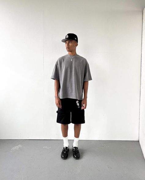 Black Loafers Mens Outfit, Loafer Shorts Outfit, Uniqlo Airism Oversized Tee Outfit Men, Black Shorts Outfit Men Streetwear, Black Shorts Outfit Men, Shorts Outfit Men, Oversized Tee Outfit, Black Shorts Outfit, Mens Street Style Summer