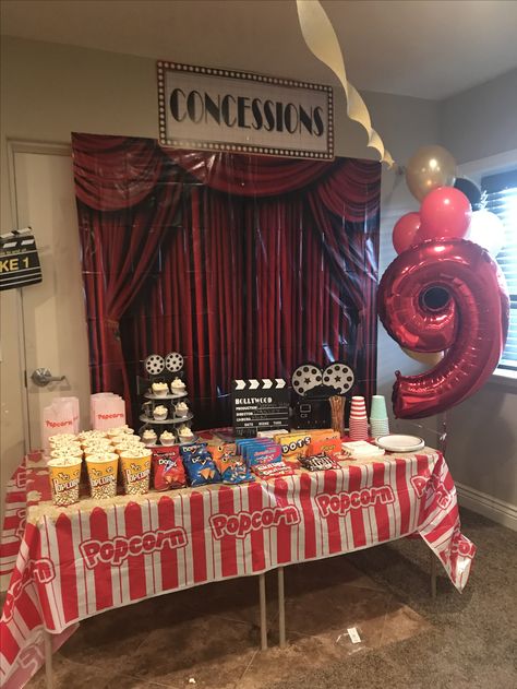 Movie Theatre Birthday Party, Movie Themed Birthday Party, Birthday Movie Night, Movie Theme Birthday Party, Theatre Party, Cinema Party, Pyjamas Party, Movie Night Birthday Party, Birthday Decorations At Home