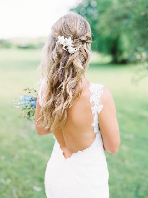 Beach waves wedding hairstyle | Photography: Brittany Jean Beach Wedding Bride Hairstyles, Wedding Hairstyles Beach Waves, Beach Wedding Hair Down, Simple Bride Hairstyles, Waves Wedding Hair, Beach Bridal Hair, Hairstyle Photography, Half Up Wedding, Unique Wedding Hairstyles