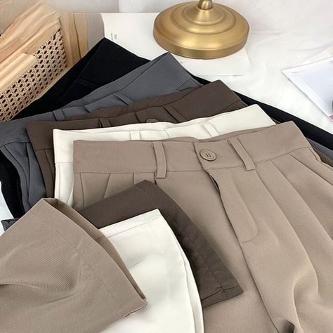 Men’s pleated pants