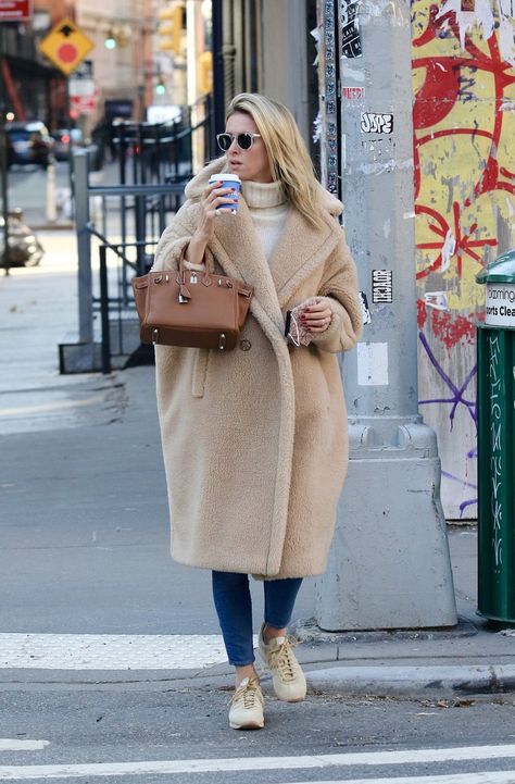 Gold Birkin Outfit, Maxmara Teddy Coat Outfit, Birkin 25 Gold Outfit, Max Mara Street Style, Maxmara Coat Outfit, Hermes Birkin 30 Outfit, Max Mara Sunglasses, Tan Teddy Coat Outfit, Maxmara Teddy Coat