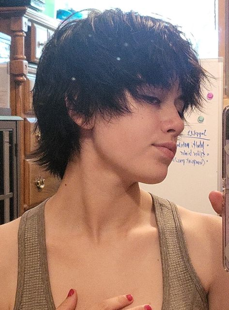 Haircuts That Fit Round Faces, Short Emo Hair Men, Masculine Short Haircuts, Short Emo Haircuts For Guys, Trans Haircut Ftm Straight Hair, Transboy Haircut Straight Hair, Short Masc Haircuts Ftm, Short Hair Spikey, Shaggy Hair Round Face