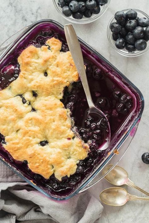 Blueberry Cobbler Recipe, Desserts Aesthetic, Blueberry Cobbler Recipes, Dessert Summer, Crock Pot Desserts, Spend With Pennies, Blueberry Desserts, Blueberry Cobbler, Cobbler Recipe