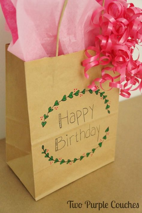 Happy Birthday Gift Bag Ideas, Paper Bag Decorating Ideas Birthday, Birthday Bag Decoration Ideas, Paper Bag Ideas Design, Birthday Paper Bag, Diy Gift Bag Decoration Ideas, Birthday Bag Ideas, Gift Bag Decorating Ideas, Decorated Paper Bags