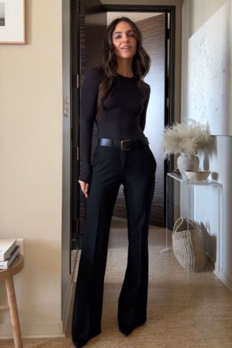 All Black Buissnes Casual Outfits Woman, Womens Black Outfits Classy, Woman Black Outfit Classy, Outfit For Office Work Casual, Business Black Outfit, Business Outfits Women Black, Work Outfits All Black, Black Casual Formal Outfit, Edgy Real Estate Outfits