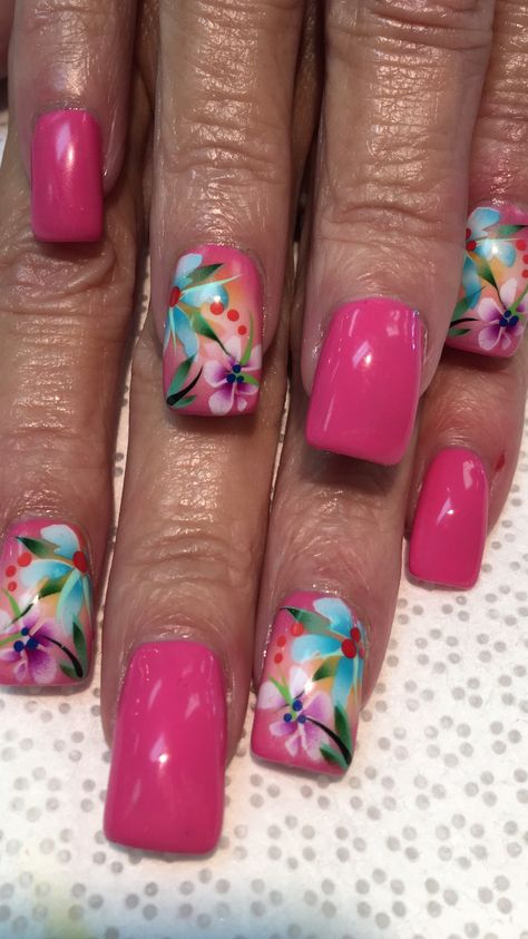 Tropical Airbrush Design Hawaian Nail Design, Tropical Pedicure Designs, Hawaiian Inspired Nails, Hawaiian Nail Designs Tropical Flowers, Hawaiian Theme Nails, Hawaiian Themed Nails, Carribean Nails Designs, Tropical Gel Nails, Beach Toe Nails Vacation