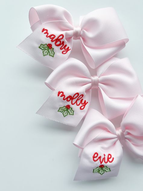 Monogrammed Hair Bows, Monogram Ideas For Clothes, Hand Embroidered Hair Bows, Embroidery Items To Sell, Hand Embroidery Baby Clothes, Embroidery Business Ideas, Embroidered Christmas Gifts, Embroidery Machine Projects, Hope Embroidery