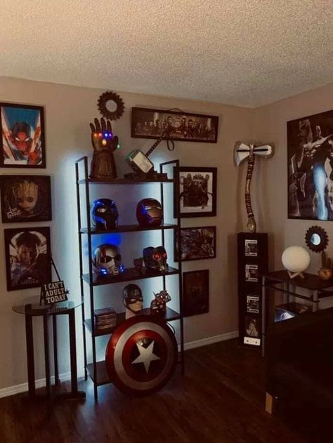 Avengers collection TOTALLY WONDERFUL!!!!! Geek Office Decor, Geek Apartment, Avenger Bedroom Ideas, Marvel Room Ideas, Nerd Bedroom, Nerd Room Ideas, Nerdy Room, Marvel Room Decor, Geek Office