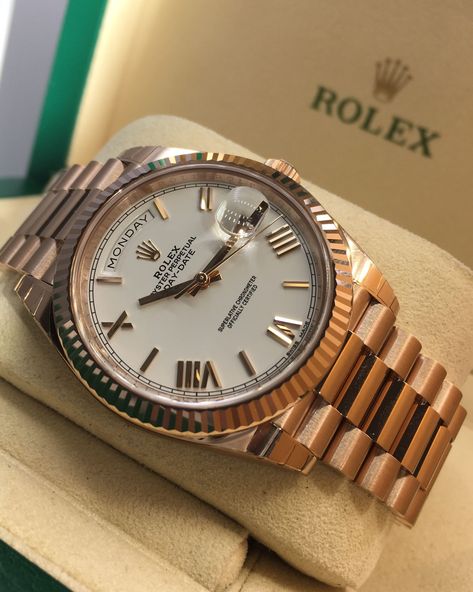 Rolex Watches Women, Rolex Watches For Men, Gold Rolex, Gold Watch Men, Rolex Men, Hand Watch, Rolex Watch, Watches Unique, Rolex Day Date