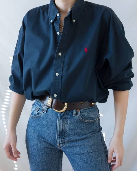 Stunning vintage navy blue Polo Ralph Lauren 100% cotton relaxed shirt. Perfect condition. Best fits s-l depending on desired fit. Comment… Oxford Blue Shirt Women Outfit, Oxford Shirt Outfit, Oxford Shirt Women, Blue Oxford Shirt, Blue Shirt Women, Oxford Blue, Polo Blue, Blue Polo, Navy Shirt