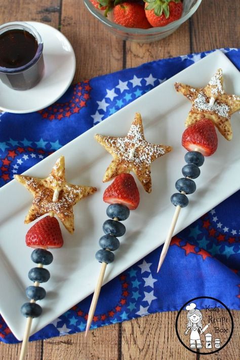 4th Of July Breakfast, Patriotic Food, Recipe For Kids, Summer Breakfast, 4th Of July Desserts, Brunch Buffet, Fourth Of July Food, Holiday Breakfast, Breakfast Idea