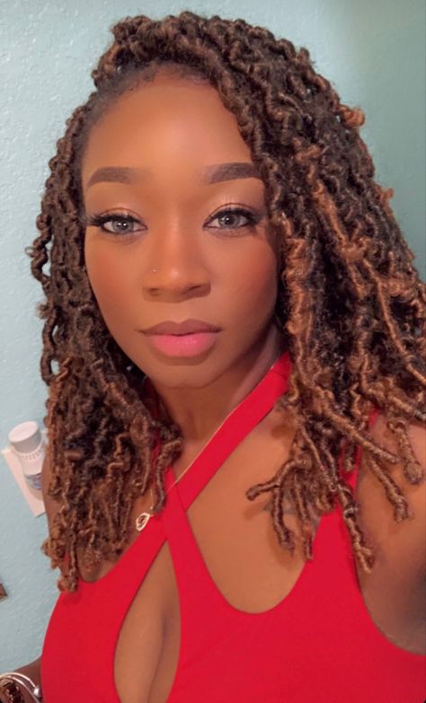 Soft Locs Styles With Scarf, Soft Locs Shoulder Length, Soft Locs Hairstyles Ideas With Scarf, Medium Length Distressed Soft Locs, 24in Soft Locs Hairstyles, Shoulder Length Soft Locs, Hairstyle Butterfly, Crochet Butterfly Locs, Heat Hairstyles