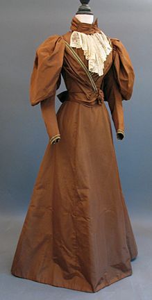 1909 Fashion, جوني ديب, Walking Dress, 1890s Fashion, 1880s Fashion, 1900s Fashion, Ladies Day Dresses, Bustle Dress, Western Clothing