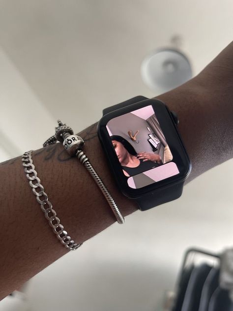 Apple Watch Black Aesthetic, Pandora And Apple Watch, Pinterest Wrist Apple Watch, Apple Watch Astethic, Apple Watch Aesthetic Black, Apple Watch Black Women, Apple Watch Aesthetic Bracelets, Black Apple Watch Aesthetic, Apple Watch And Bracelets