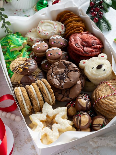 This year's Christmas cookie box includes 12 delicious recipes and all my tips and tricks for making the perfect treat box!! Christmas Wreath Treats, Ultimate Christmas Cookies, Christmas Classic Recipes, Crinkle Cookies Christmas, Christmas Bake Exchange Ideas, Christmas Cookies Tin Gift Ideas, Christmas Eve Cookies, Baked Holiday Gifts, Christmas Treats For Preschoolers