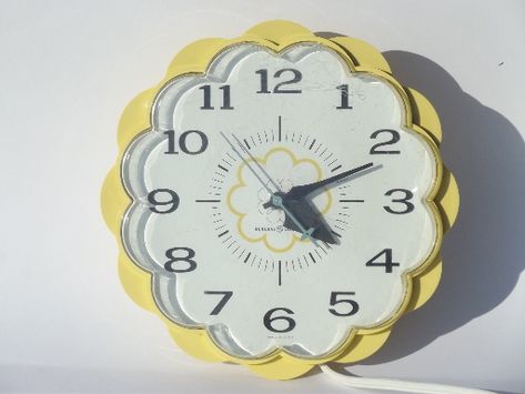 70s vintage GE electric kitchen wall clock, retro yellow daisy flower Wall Clock Kitchen, Kitchen Wall Clock, Yellow Daisy Flower, Small Wall Clock, Clock Kitchen, Electric Clock, Retro Wall Clock, Kitchen Wall Clocks, Vintage Wall Clock