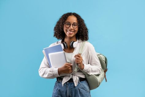 Students Studying Photos, Flyers Background, Education Photography, People Images, Student Photo, People Faces, Photography Student, Learning Poster, Studio Portrait Photography