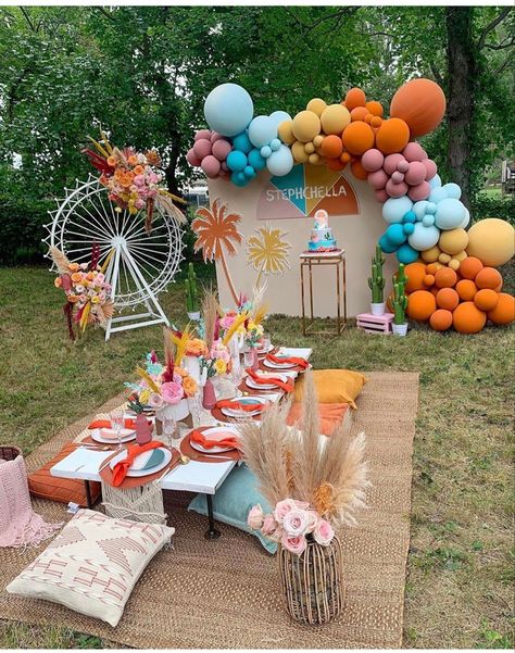 Cochella Theme Party Decoration, Coachella Birthday Party Decorations, Baby Chella Party, Coachella Decorations Parties, Coachella 1st Birthday Party, Coachella Balloon Garland, Coachella Theme Bachelorette Party, Soiree Coachella, Coachella Picnic