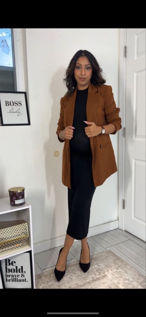 Brown blazer, black dress and black pumps. Fall Office Fashion, Fashion Lawyer, Work Wear Fashion, Fall Work Wear, Brown Blazer Outfit, Attorney Fashion, Fall Work Outfits, Attorney Outfit, Brown Pumps