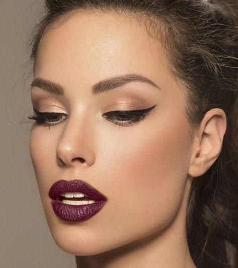 Fall Bridal Makeup, Dark Lip Makeup, Burgundy Makeup Look, Plum Makeup, Makeup For Small Eyes, Burgundy Makeup, Eyeshadow For Green Eyes, Maquillage On Fleek, Burgundy Lips