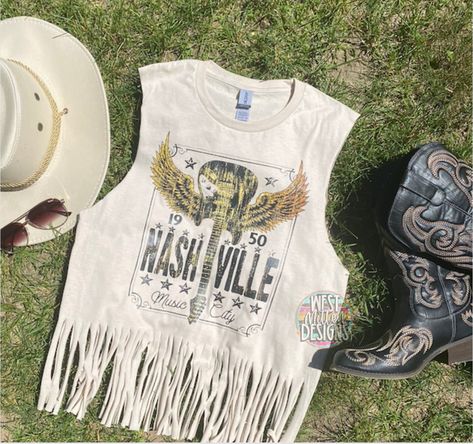 Country Bar Outfit Night Summer, Shaina Twain Concert Outfit, Nashville Vacation Outfits, 90s Country Outfit, 80s Country Fashion, Nashville Tennessee Outfits Summer, Nashville Glam Outfit, Country Music Festival Outfits Summer, Cute Nashville Outfits Summer