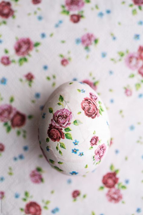 Decoupage Easter egg decorated with paper napkins by Ruth Black  - Stocksy United #stock #stockphoto #easter #eastereggs #crafts #wallpaper #pattern #floral Easter Egg Decoupage, Easter Napkins, Birthday Party Photography, Easter Specials, Paper Napkins For Decoupage, Easter Fashion, Eggs Easter, Party Photography, Egg Painting