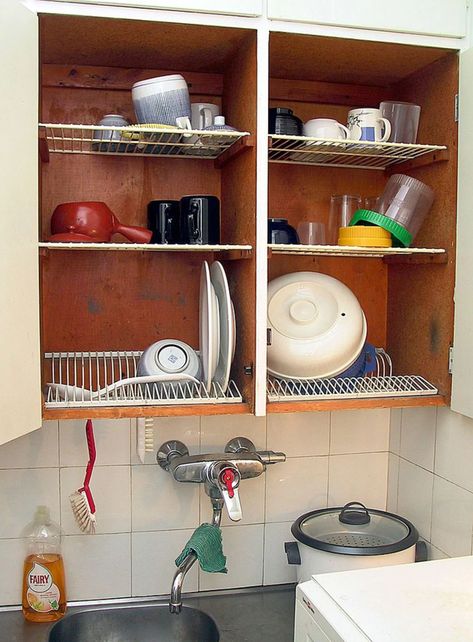 What is "astiankuivauskaappi"? The Finnish dish-drying method you need Hidden Dish Drying Rack Ideas, Over Sink Cabinet, Cabinet Drying Rack, Dish Rack Cabinet, Drying Cupboard, Over Sink Dish Drying Rack, Dishes Ideas, Sink Drying Rack, Above Sink