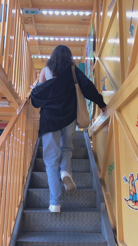 Person Going Up Stairs, Walking Down Stairs Reference, Walking Up Stairs Reference, Pose Reference Walking, People Walking Up Stairs, Hoodie Aesthetic Outfit, Walking Reference, Walking Stairs, Walking Down Stairs