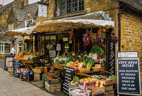 Food Market Aesthetic, Marketplace Aesthetic, Fruit Stall, Imagenes Aesthetic, Farmer Market, Cafe Area, European Market, Cottage Farm, Fruit Shop