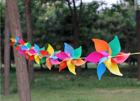 Pinwheel garland Pinwheel Wedding, Pinwheel Decorations, Pinwheels Party, Music Themed Wedding, Bar Diy, Classic Bar, Diy Bar, Party Bag Fillers, Music Themed