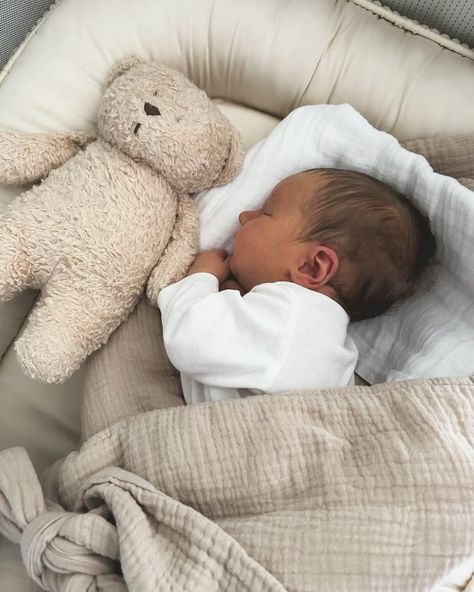 Why choose the Sleepee Muslin Swaddle Blanket? 🤎 Comfort & Security: Swaddling helps soothe your baby, mimicking the comforting environment of the womb, and can reduce startle reflexes. 🤎 Stylish & Practical: With 5 colour options, you can mix and match to suit your style, while its multifunctionality makes it a practical addition to your baby essentials. 🤎 Perfect Gift: An excellent choice for baby showers, newborn gifts, or any special occasion, packaged beautifully for gifting. #muslinwr... Future Mommy, Muslin Swaddle Blanket, Foto Baby, Muslin Swaddle, Future Mom, Dream Baby, Mommy Life, Family Goals