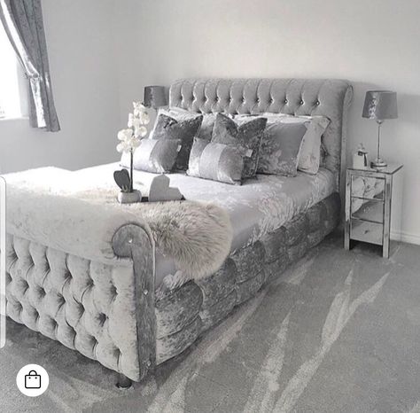 Bedroom Inspiration Grey, Diy Room Decor Ideas, Velvet Bedroom, Grey Bedroom Design, Silver Bedroom, Grey Bedroom Decor, Glam Bedroom, Classy Bedroom, Velvet Bed