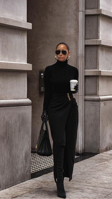 Winter Mode Outfits, Chique Outfit, Black Tweed, Stylish Work Outfits, Looks Black, Slit Skirt, All Black Outfit, Looks Chic, Woman Fashion