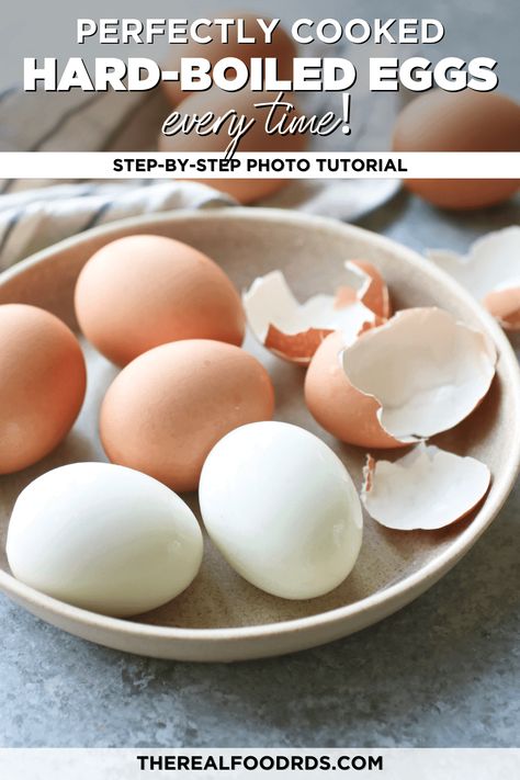 This step-by-step photo tutorial will show you exactly how to make Easy Peel Hard Boiled Eggs! No more stuck-on shells or overcooked yolks. This foolproof method for making easy peel boiled eggs will become your go-to way to cook eggs every time. Boiled Egg Calories, Hard Boiled Eggs Time, Best Boiled Eggs, Easy Peel Boiled Eggs, Boiled Egg Times, Easy Peel Hard Boiled Eggs, Peeling Boiled Eggs, Hard Boiled Eggs Easy Peel, How To Boil Eggs