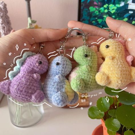 Ky (*´꒳`*) on Instagram: "mini dino galoree 🦕 these will be available in my shop soon! which colour is your favorite 🤩 or what other colour combi would you like to see? . pattern by: @studiophoebe22 . #crochetdino #crochetdinosaur #crochetdinosaurs #kawaii #crochet #crochetpattern #amigurumi #crochetersofinstagram #crochetaddict #cutecrochet #crochetcute #crochetinstagram #crochetproject #crochetlover #crocheted #crochetinspiration #crocheting #amigurumilove #crocheteveryday #crochetdesign #cr Amigurumi Pattern Dinosaur, Crochet Amigurumi Toys, Small Arigumi Crochet, Animuguri Crochet, Mini Dinosaur Crochet Pattern Free, Mini Dino Crochet Pattern Free, Mini Things To Crochet, Mini Dino Crochet Pattern, Crochet Mini Dinosaur