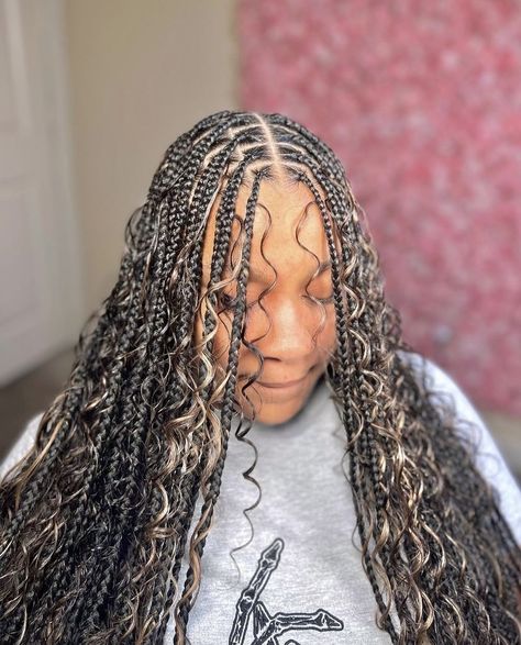 Serving up something different they ain’t ready ❤️‍🔥 Blessed Hands: @prettystylx #knotlessbraids #goddessbraids #bohobraids Highlights Boho Braids, Black Boho Braids With Blonde Highlights, Boho Braids With Blonde, Box Braids With Blonde Highlights, Box Braids With Blonde, Blonde And Black Knotless Braids, Black Boho Braids, Braids With Blonde Highlights, Braids With Blonde