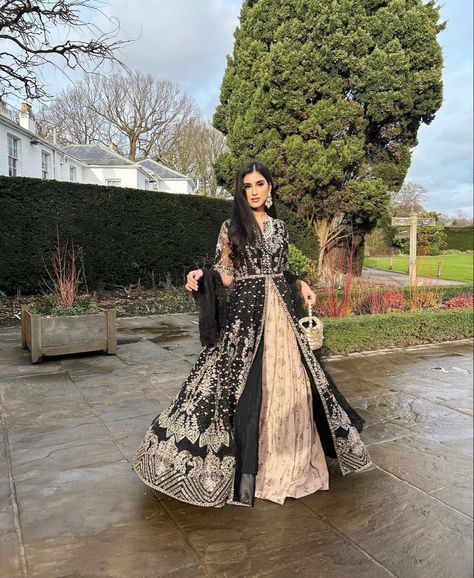 Modest Desi Wedding Dresses, Desi Maxi Dress, Black Desi Wedding Dress, Unique Traditional Dresses, Black Pakistani Wedding Dress, Desi Wedding Clothes, Desi Clothes Wedding, Pakistani Dresses Wedding, Desi Fits