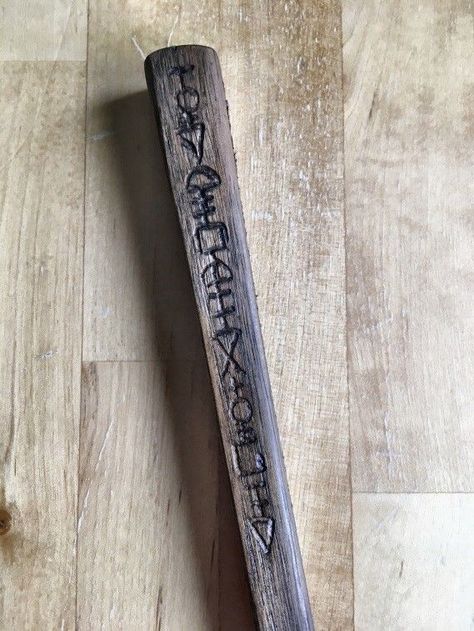 What do the Runes on Sirius Black's Wand Mean? Sirius Black Wand Runes, Sirius Black Wand, Wicca Aesthetic, Runes Tattoo, Harry Potter Script, Black Wand, Wand Ideas, Tattoo Harry Potter, Runes Meaning