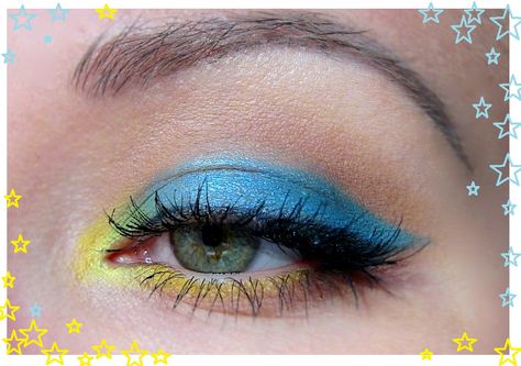 Blue And Yellow Eyeliner, Blue Gold And White Makeup, Van Gogh Eye Makeup, Minion Inspired Makeup, Yellow And Blue Makeup Looks, Blue And Yellow Eye Makeup, Yellow And Blue Eyeshadow Looks, Blue Yellow Eye Makeup, Blue And Yellow Eyeshadow Looks