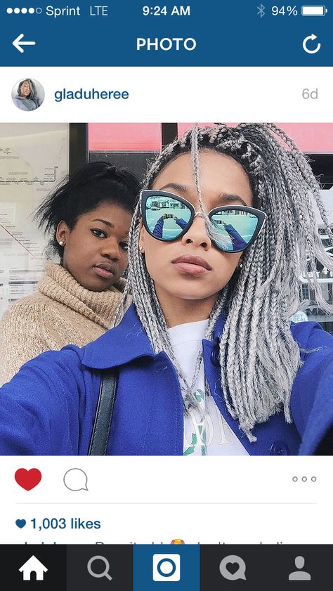 Short grey box braids | Gladys Ipendey @gladuheree ❤️❤️ Grey Box Braids, Bob Box Braids Styles, Colorful Braids, French Braid Ponytail, Blonde Box Braids, Short Box Braids, Jumbo Box Braids, Long Box Braids, Short Braids