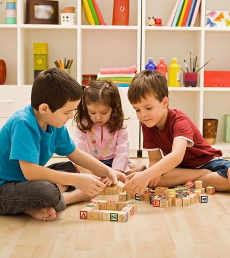 21 Enjoyable Indoor Games For Kids Games For Students, Games Indoor, Family Child Care, Fun Indoor Activities, Diy Fountain, Indoor Games For Kids, Home Daycare, Fun Party Games, Fun Games For Kids