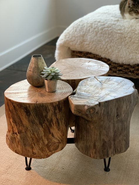 Wood Stump Table, Log Furniture Diy, Rustic Log Furniture, Wood Stumps, Log Furniture, Diy Holz, Wood Creations, Into The Woods, Woodworking Projects Plans