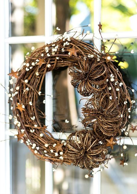 Diy Grapevine Wreath, Dekoratívne Vence, Easy Fall Wreaths, Fall Leaf Wreaths, Creative Wreaths, Fall Grapevine Wreaths, Vine Wreath, Door Wreaths Fall, Diy Fall Wreath