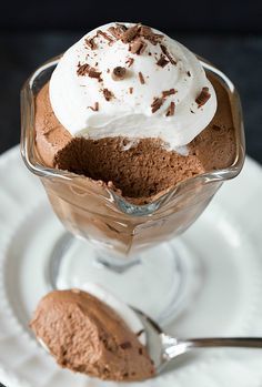 Mousse Dolce, Dark Chocolate Mousse, Chocolate Mousse Recipe, Double Cream, Mousse Recipes, Think Food, Mini Marshmallows, Chocolate Mousse, Delicious Chocolate