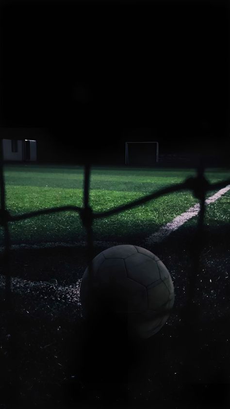 Dark Football Wallpaper, Football Pitch Aesthetic, Fussball Aesthetic, Soccer Field Aesthetic, Goalkeeper Aesthetic, Background Football, Football Goalkeeper, Football Aesthetic, Football Background