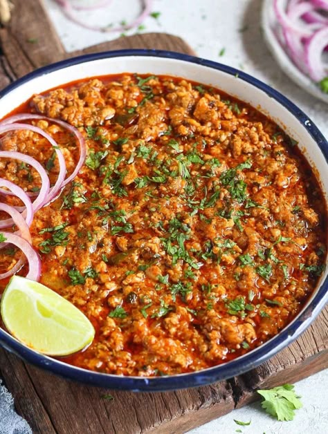 Chicken Keema Masala Recipe - Aromatic Essence Chicken Unique Recipes, Chicken Kheema Recipe, Khana Picture, Hyderabadi Recipes, Hyderabadi Food, Curry Aesthetic, Chicken Keema Recipe, Chicken Keema, Keema Recipes