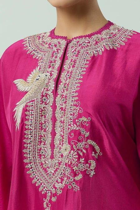 Buy Pink Dupion Silk Placement Hand Embroidery Floral Round Yoke Kaftan For Women by JAYANTI REDDY Online at Aza Fashions. Kaftan Pattern, Embroidery Hoop Art Diy, Kaftan For Women, Jayanti Reddy, Emb Designs, Punjabi Outfits, Kurti Designs Latest, Kurta Neck Design, Fashion Drawing Dresses