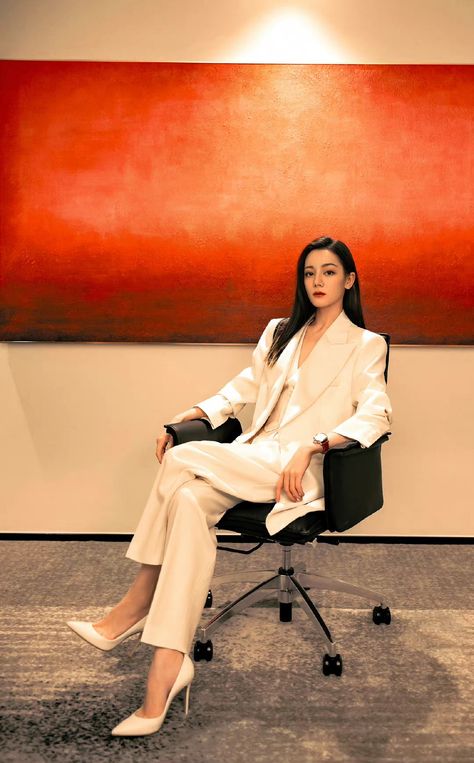 Expensive Office Outfits, Ceo Women Outfit Korean, Official Photoshoot Poses For Women, Ceo Women Outfit, Boss Lady Poses, Asian Business Women, Ceo Outfit Woman Boss, Boss Lady Photoshoot, Power Dressing Women